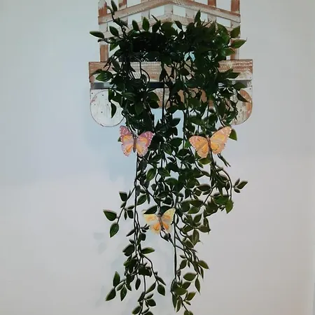 Jardin With Free Cowered Parking *