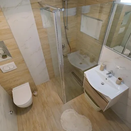 Jardin With Free Cowered Parking בית נופש *