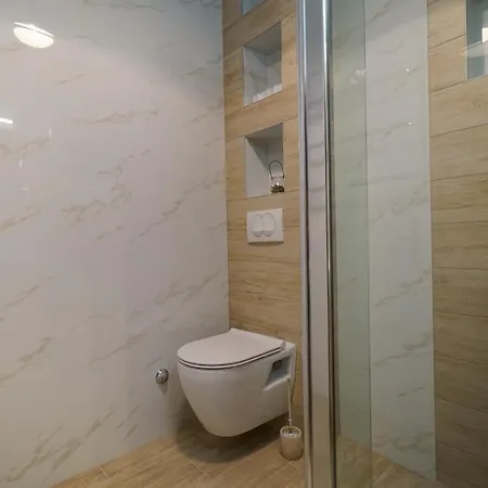 Jardin With Free Cowered Parking * זאדאר