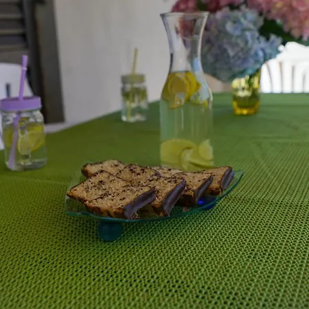 Jardin With Free Cowered Parking בית נופש *