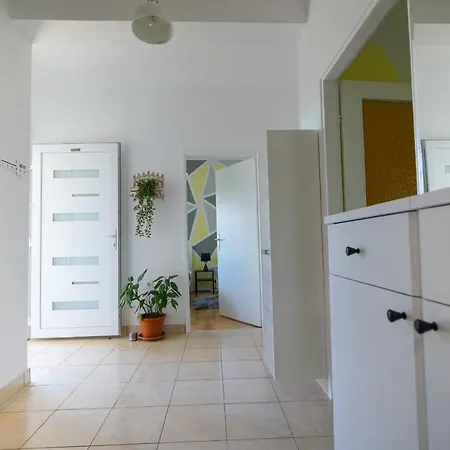 Jardin With Free Cowered Parking