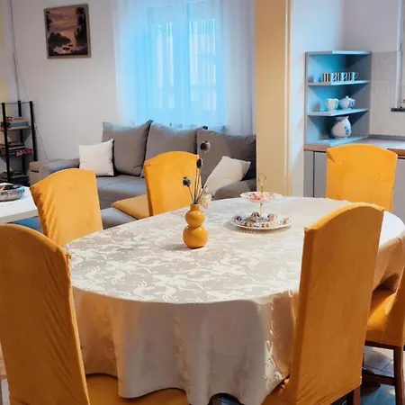 Jardin With Free Cowered Parking *