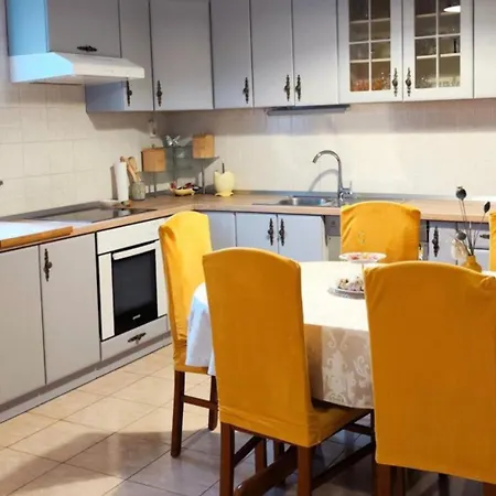 Jardin With Free Cowered Parking