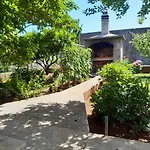Jardin With Free Cowered Parking *