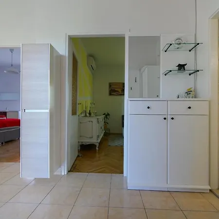 Jardin With Free Cowered Parking