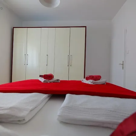 Vakantiehuis Jardin With Free Cowered Parking *