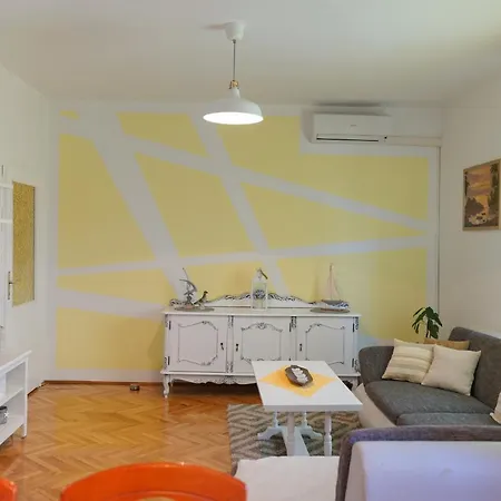 Jardin With Free Cowered Parking Holiday home *
