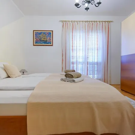 Vakantiehuis Jardin With Free Cowered Parking