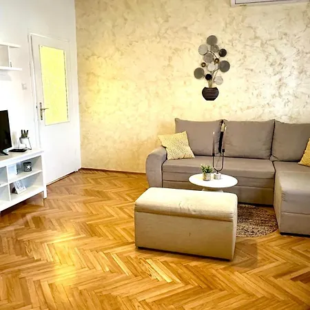 Jardin With Free Cowered Parking * Zadar