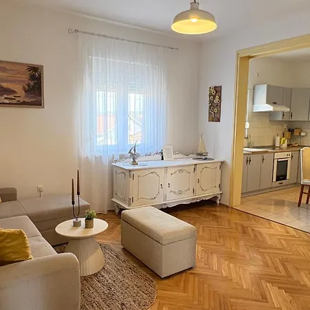 Hébergement de vacances Jardin With Free Cowered Parking *