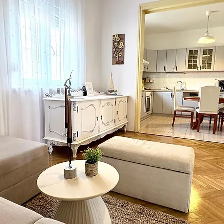 Hébergement de vacances Jardin With Free Cowered Parking Zadar