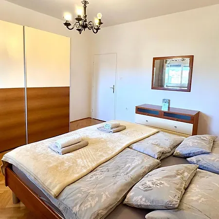 Jardin With Free Cowered Parking *