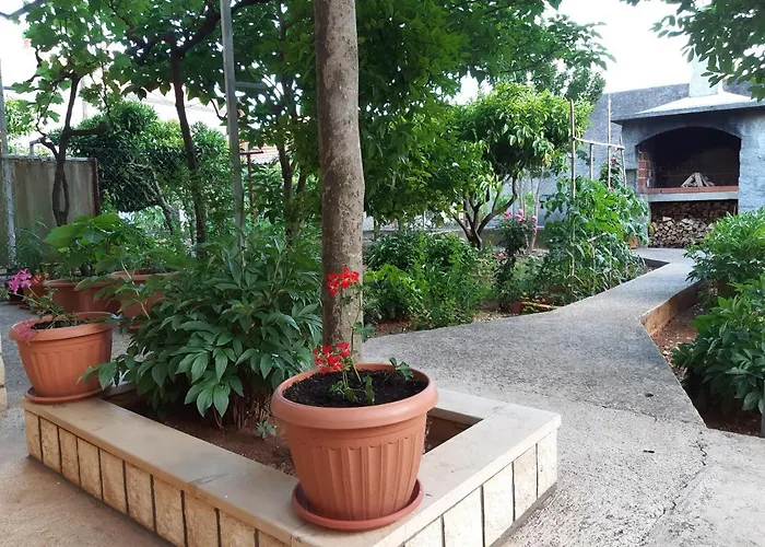 Jardin With Free Cowered Parking * Zadar