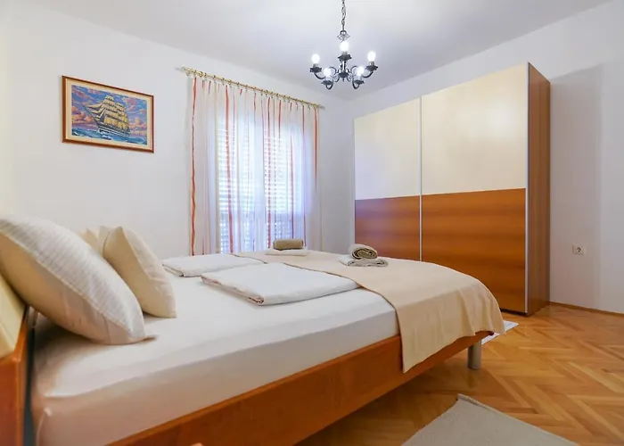 Jardin With Free Cowered Parking Vakantiehuis Zadar