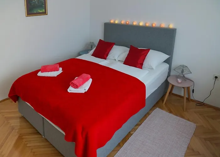 Jardin With Free Cowered Parking Vakantiehuis Zadar