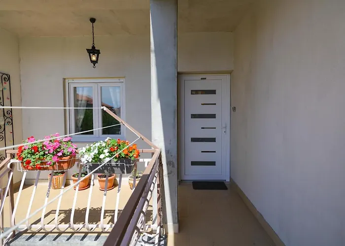 Hébergement de vacances Jardin With Free Cowered Parking *