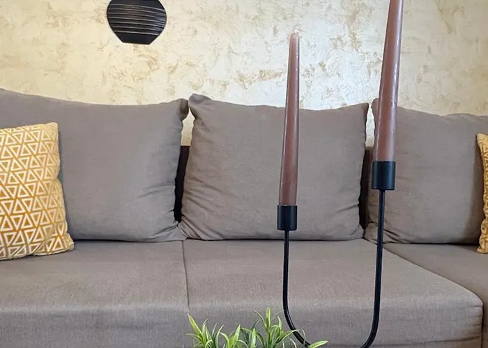 Hébergement de vacances Jardin With Free Cowered Parking *