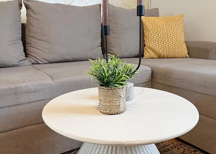 Jardin With Free Cowered Parking *