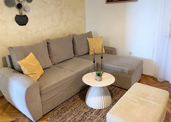 Jardin With Free Cowered Parking Hébergement de vacances Zadar