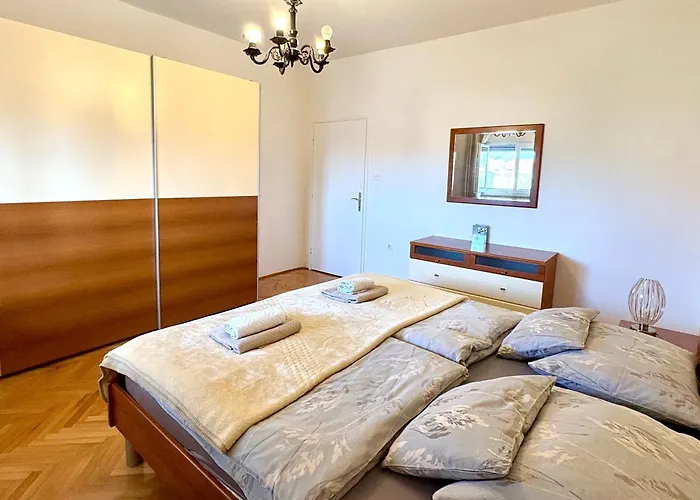 Jardin With Free Cowered Parking *