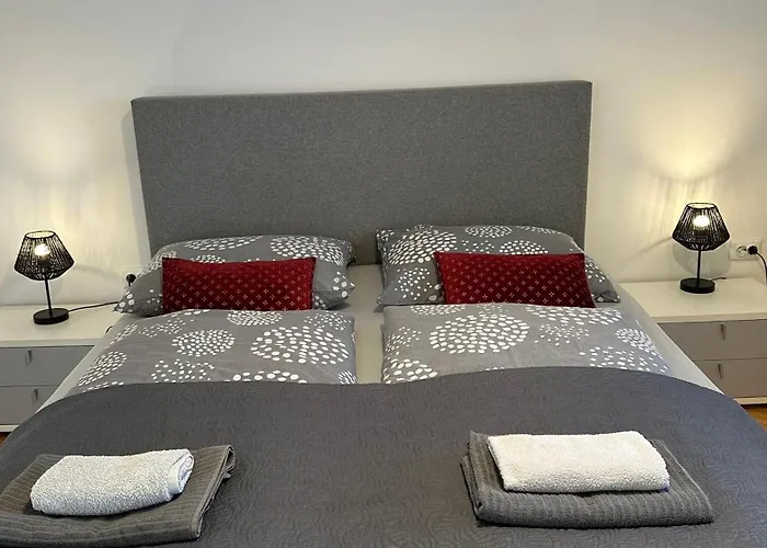 Jardin With Free Cowered Parking